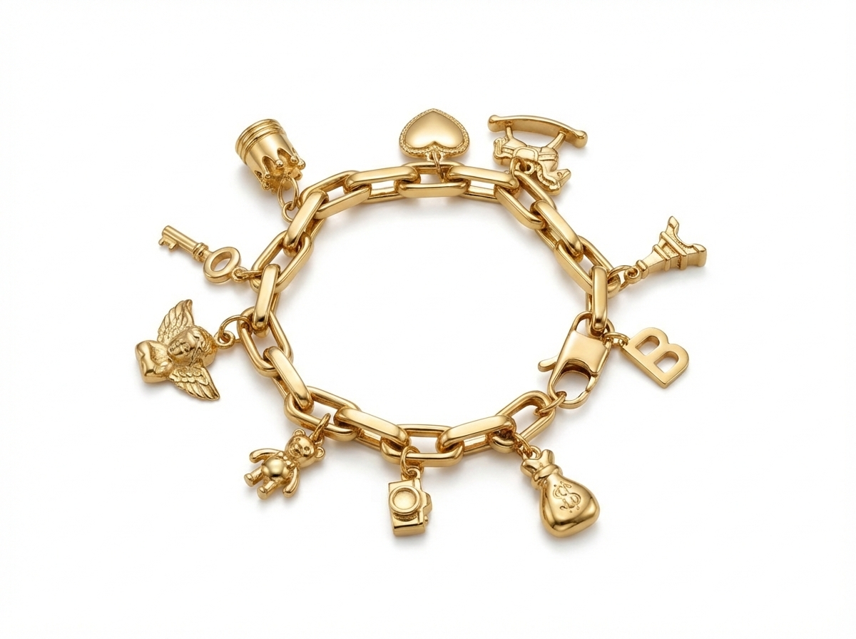Sweet Memories, vintage charm armbånd i gull fra by Benedicthe