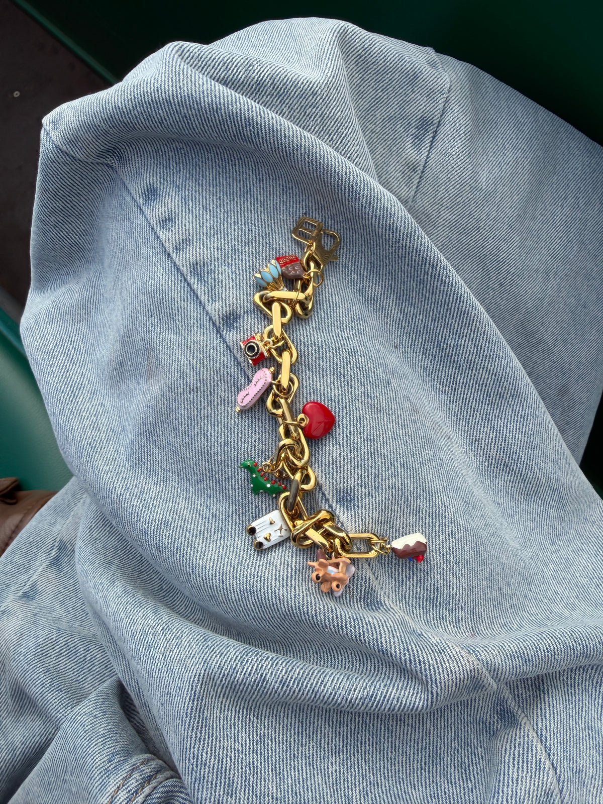 Funny Memories, charm armbånd i gull fra by Benedicthe